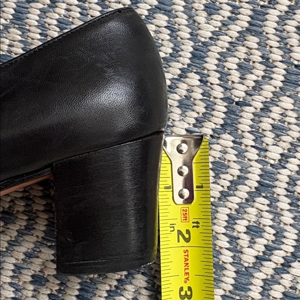 VINTAGE FERRAGAMO “Gancini” buckle leather pump - Picture 11 of 12